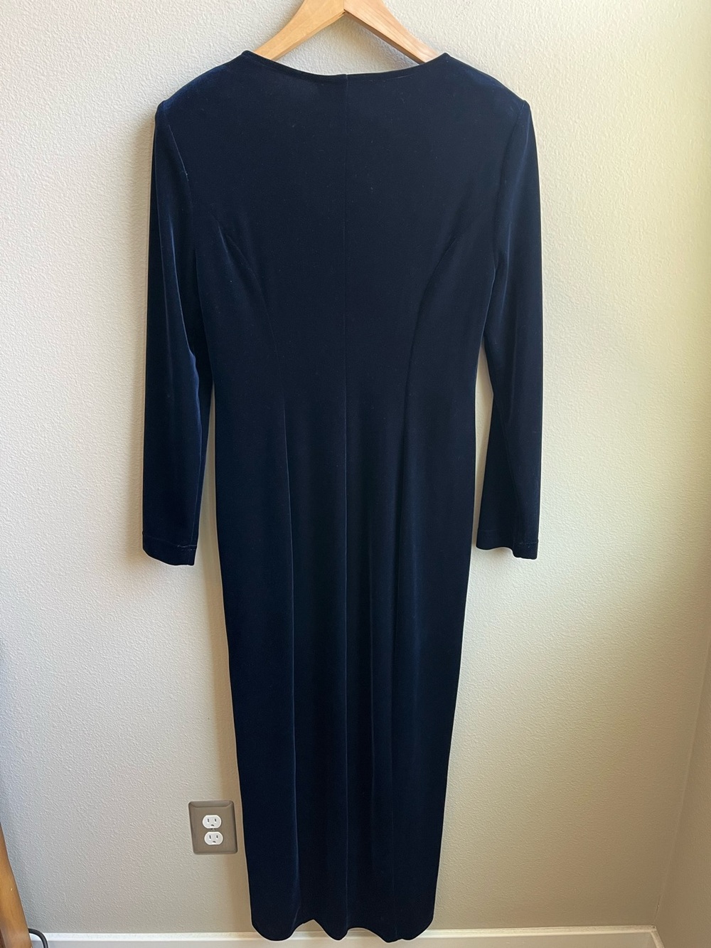 Vintage Jessica Howard Navy Velvet Long Sleeve V-Neck Gown with Front Slit EUC - Picture 5 of 5